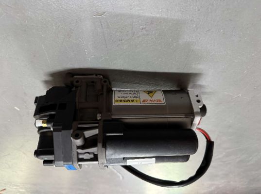 Audi Airmatic Suspension Pump 80A616005 40A616005E untuk Audi Q5/Sportback 2017 - 2025